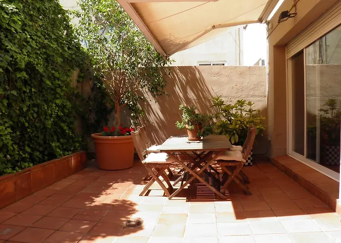 Suitur Courtyard Apartment
