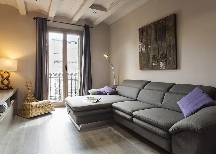 Elegant Eixample Apartment Nicely Decorated