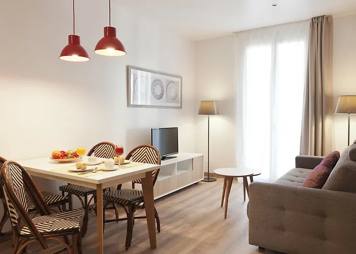 Mh Apartments S. Familia