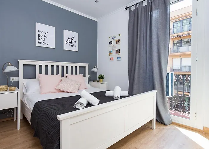 Lovely And Convenient Sagrada Familia Apartment