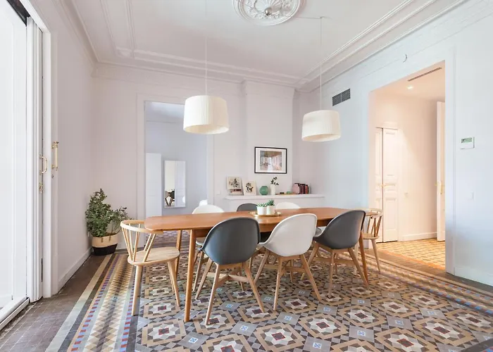6 dormitorios en Apartamento Modernista en el Corazon de Barcelona