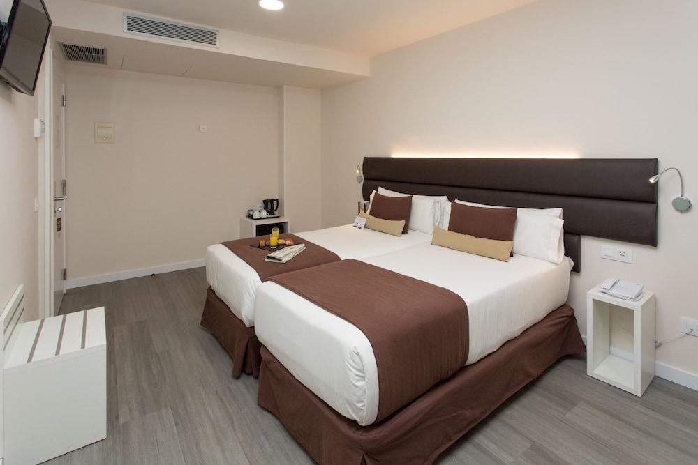 Hotel Bypillow Mothern Barcelona