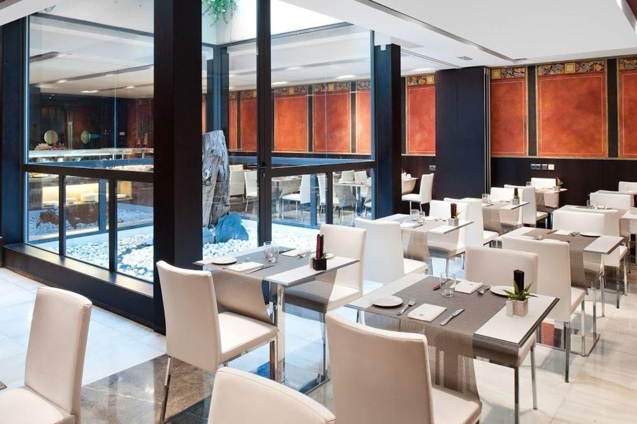 Hotel Catalonia Port 4*