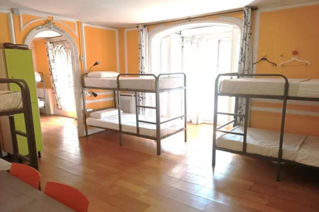 Diagonal House Hostal *