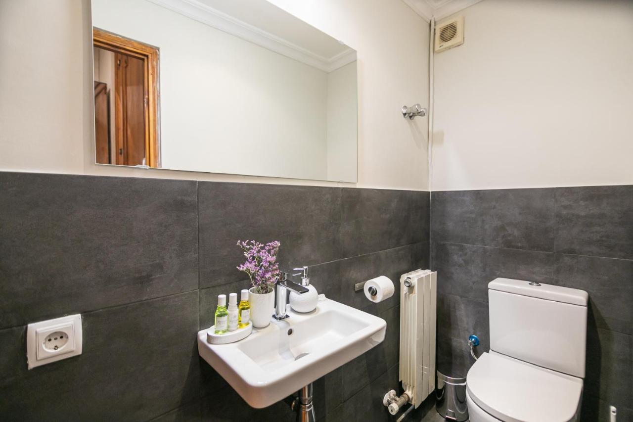 Avinyó- New Listing -spacious Loft In The Gothic Quarter! Apartamento