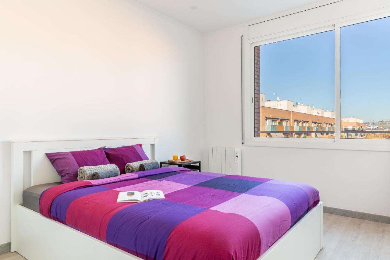 Apartamento 3BR - 2BH BEACHside Sunny&Spacious apartment Barcelona
