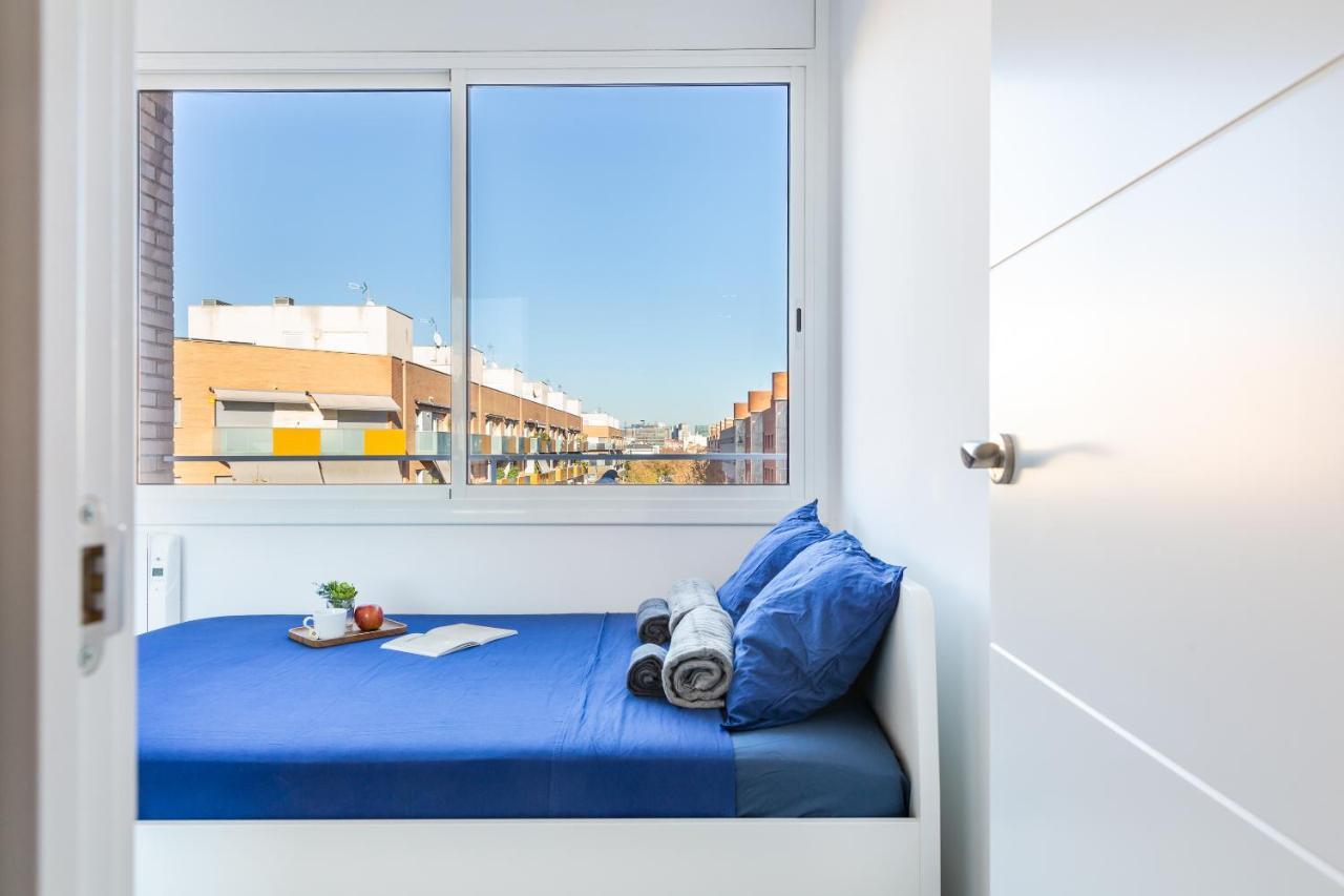 3BR - 2BH BEACHside Sunny&Spacious apartment Barcelona