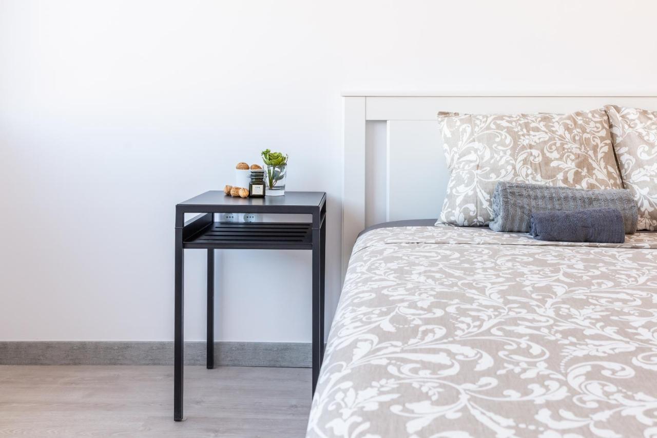 3BR - 2BH BEACHside Sunny&Spacious apartment Barcelona
