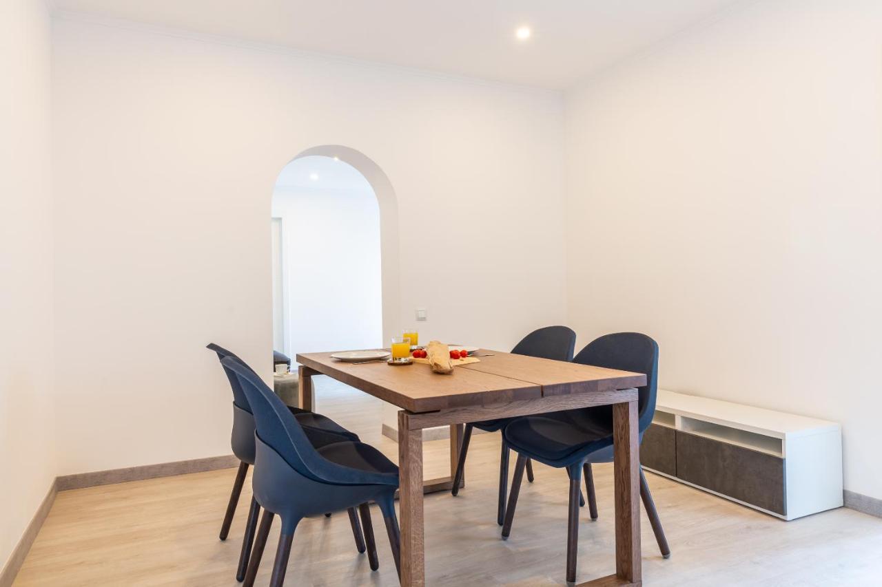 3BR - 2BH BEACHside Sunny&Spacious apartment * Barcelona