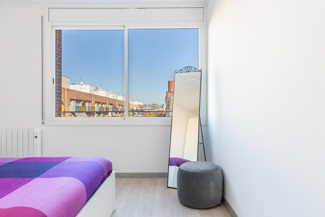 3BR - 2BH BEACHside Sunny&Spacious apartment Apartamento Barcelona