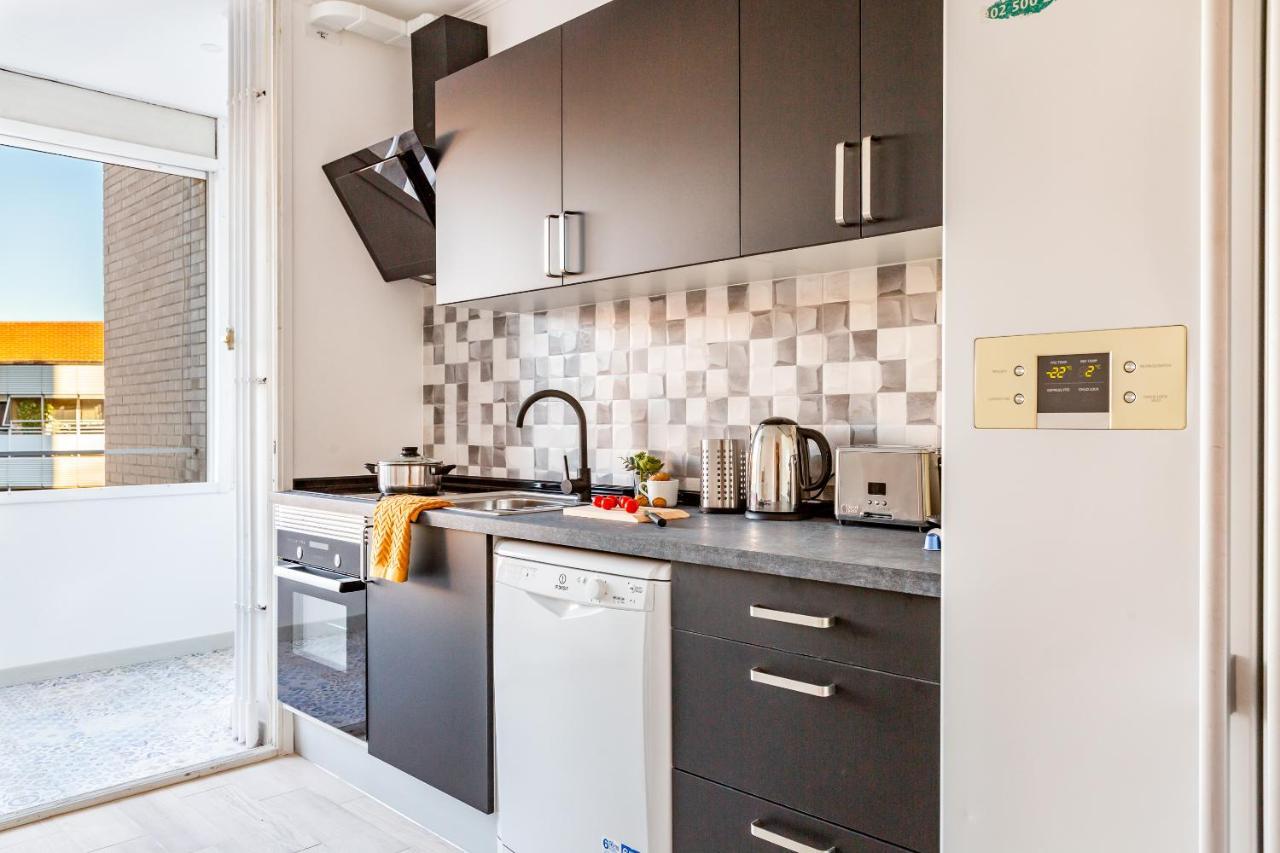 Apartamento 3BR - 2BH BEACHside Sunny&Spacious apartment