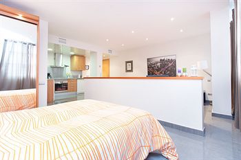 Ainb Eixample-muntaner Hotel 2*