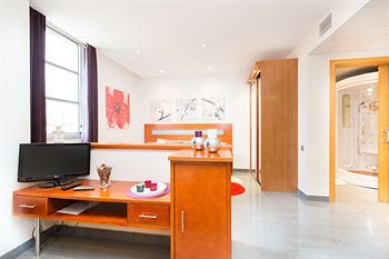 Ainb Eixample-muntaner Hotel 2*
