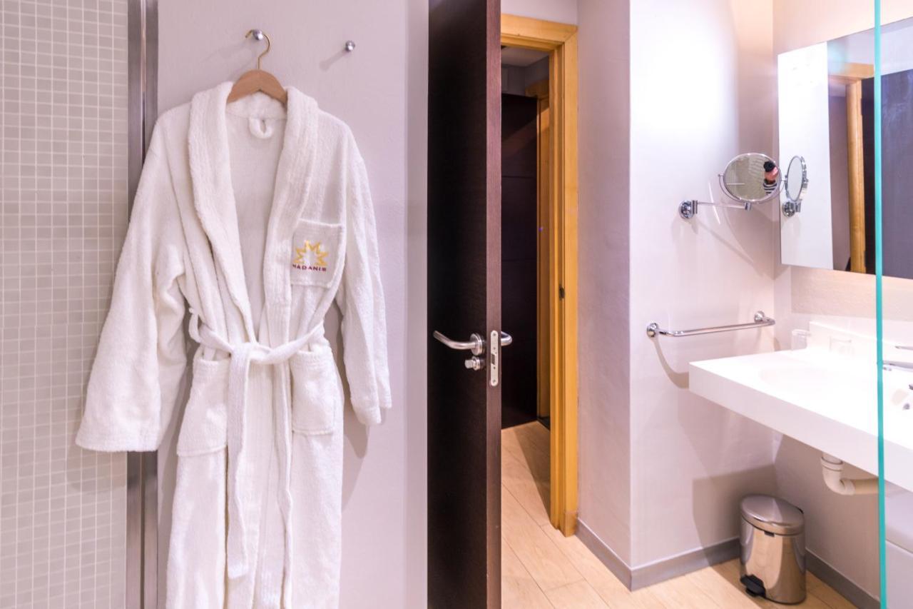 Madanis Hotel L'Hospitalet de Llobregat