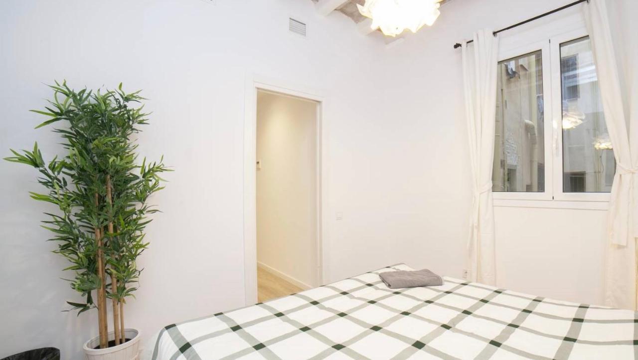Chic Ramblas Apartment Barcelona