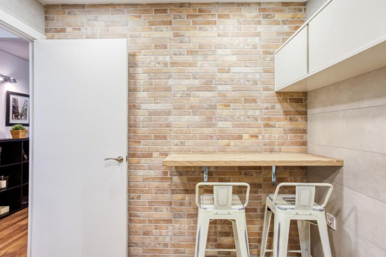 Nice And Cozy 4 Bedroom In Sants-montjuic Bcn Barcelona