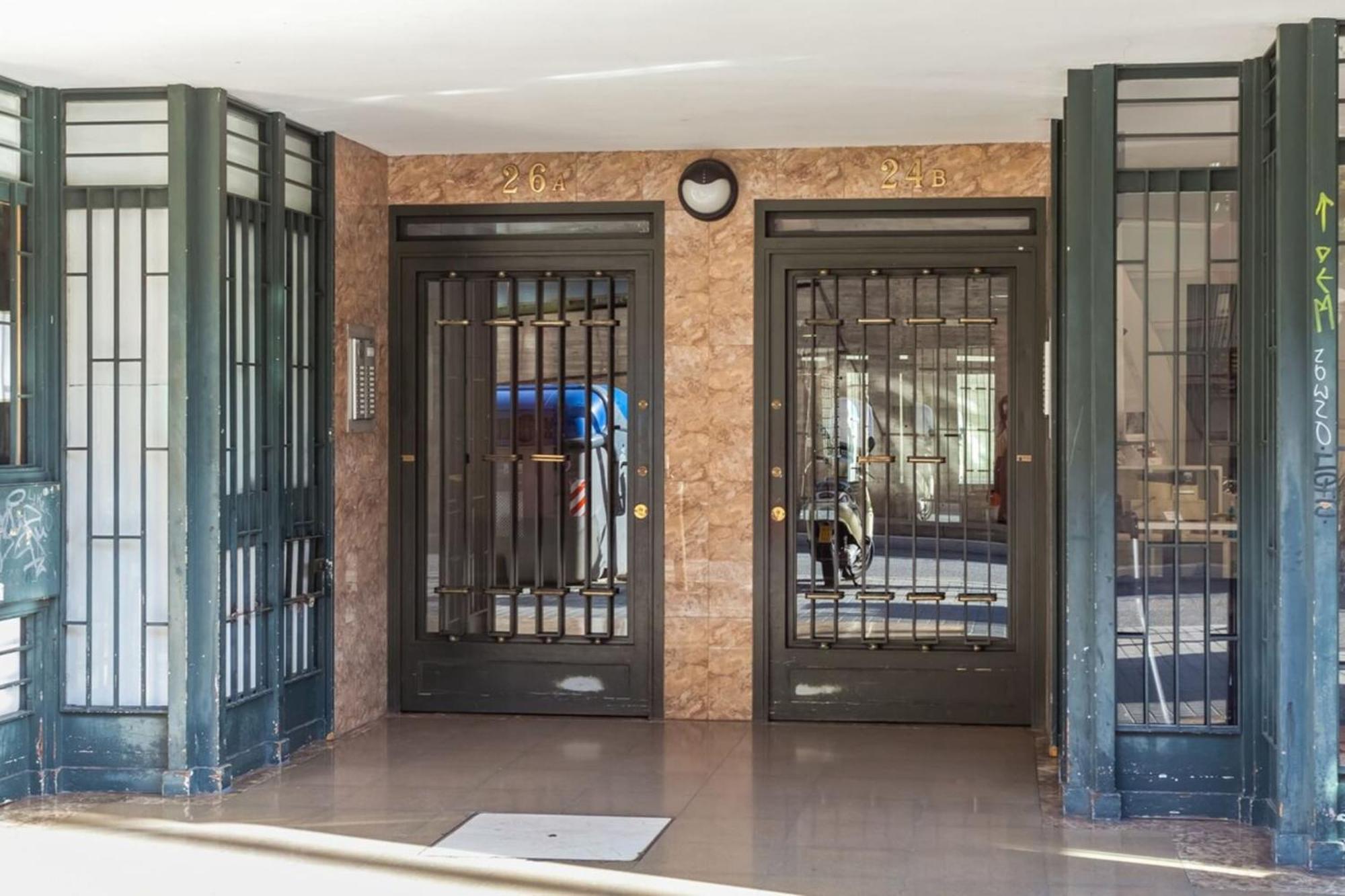 Nice And Cozy 4 Bedroom In Sants-montjuic Bcn