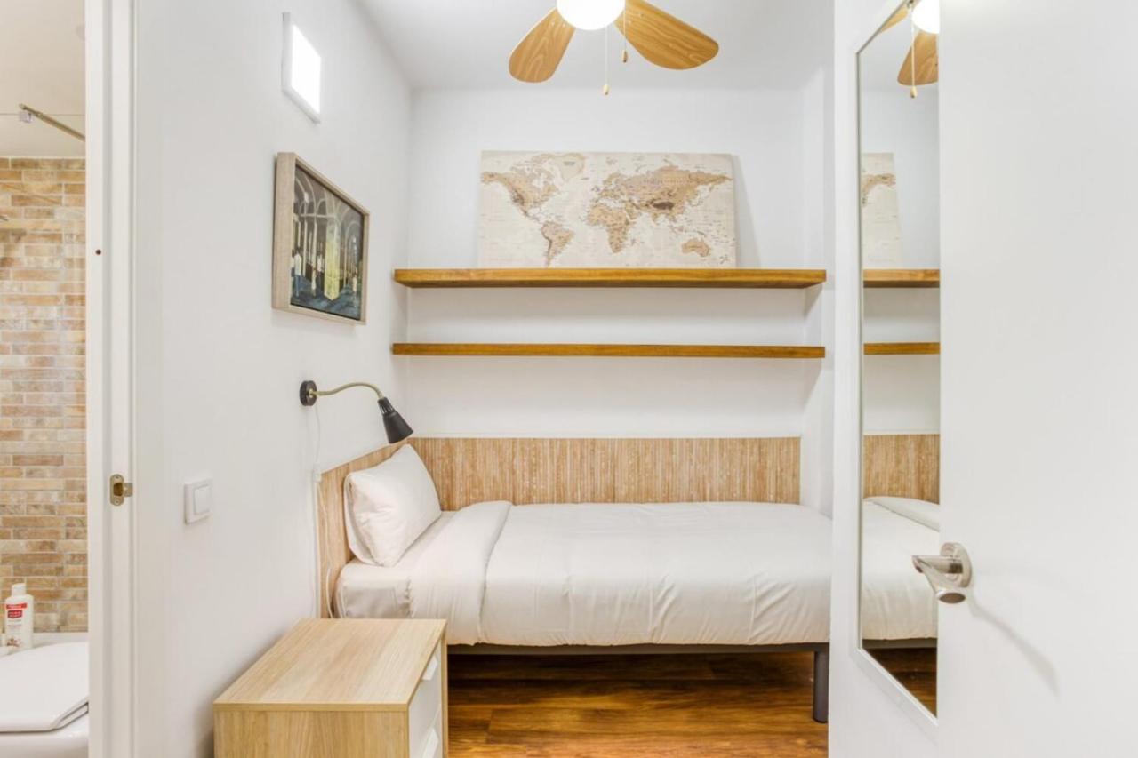 Nice And Cozy 4 Bedroom In Sants-montjuic Bcn *