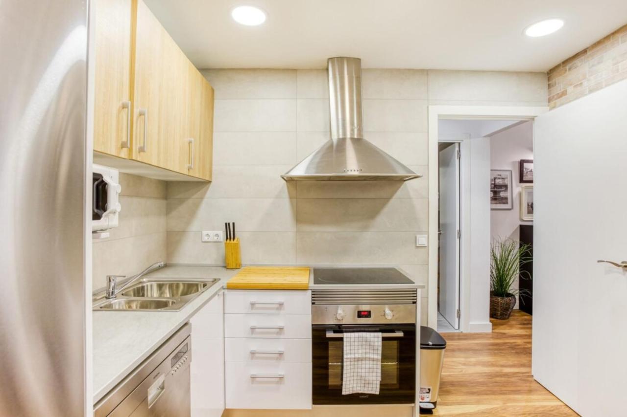Nice And Cozy 4 Bedroom In Sants-montjuic Bcn