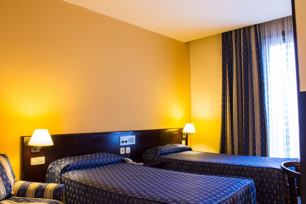 Atlantis By Atbcn Hotel 3*
