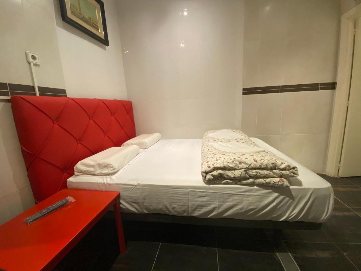 Hostal Granvia 628 *