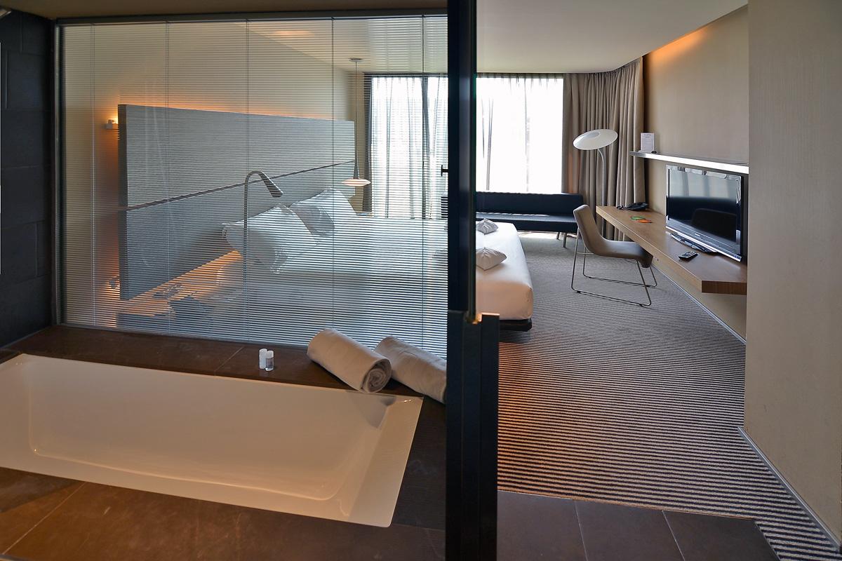 B Hotel