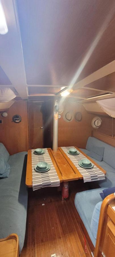 Hotel en barco Velero En Port Forum Sail Boat *
