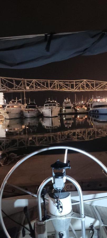 Hotel en barco Velero En Port Forum Sail Boat