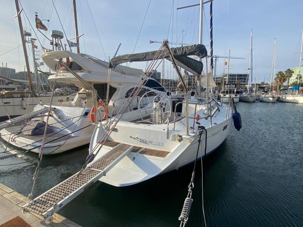 Velero En Port Forum Sail Boat Botel *