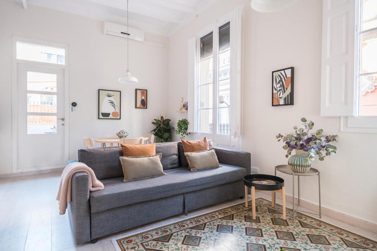 Apartment Light, Cozy Terrace And Local Life In Gracia