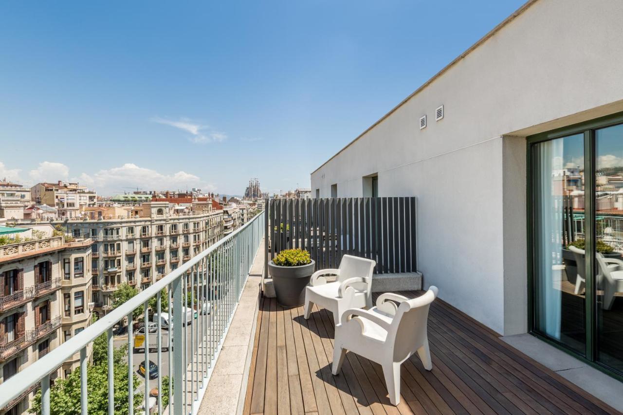 Mate Carla Hotel Barcelona