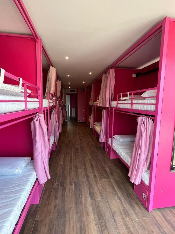 Hostelle - Women Only Hostel *