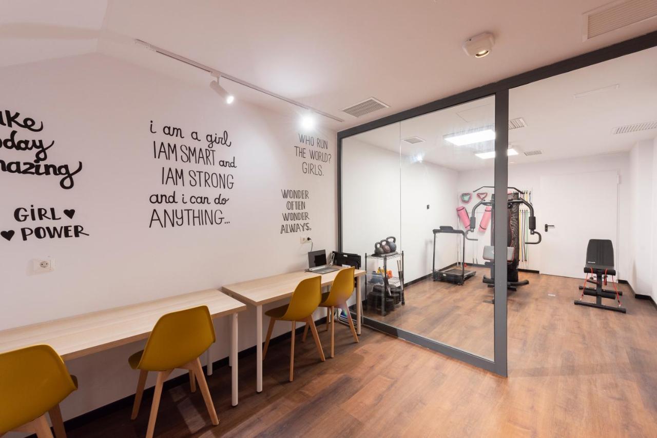 Hostel Hostelle - Women Only