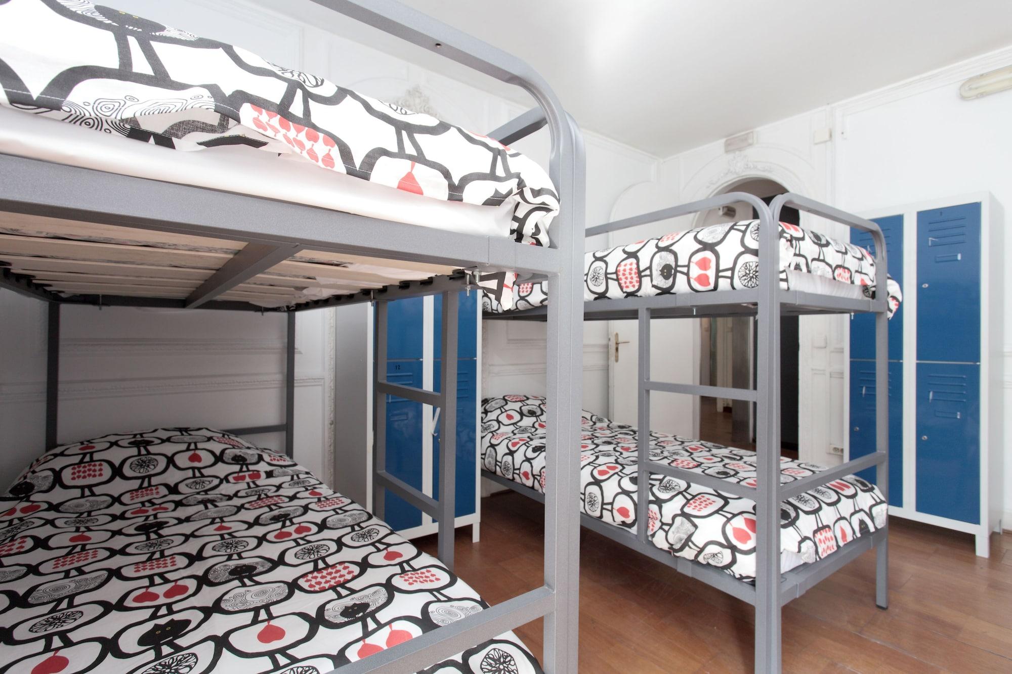 Diagonal House Hostal *