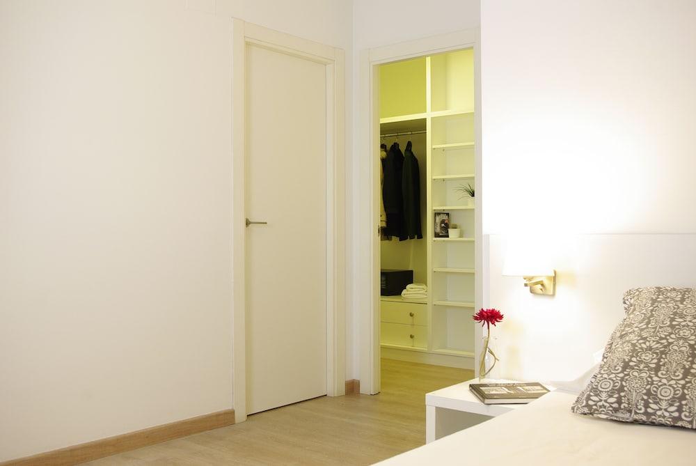 08028 Apartment