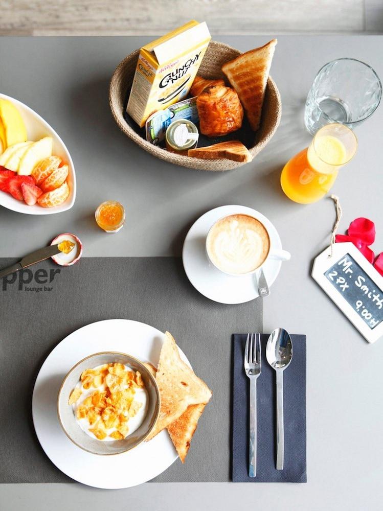 Upper Diagonal Hotel