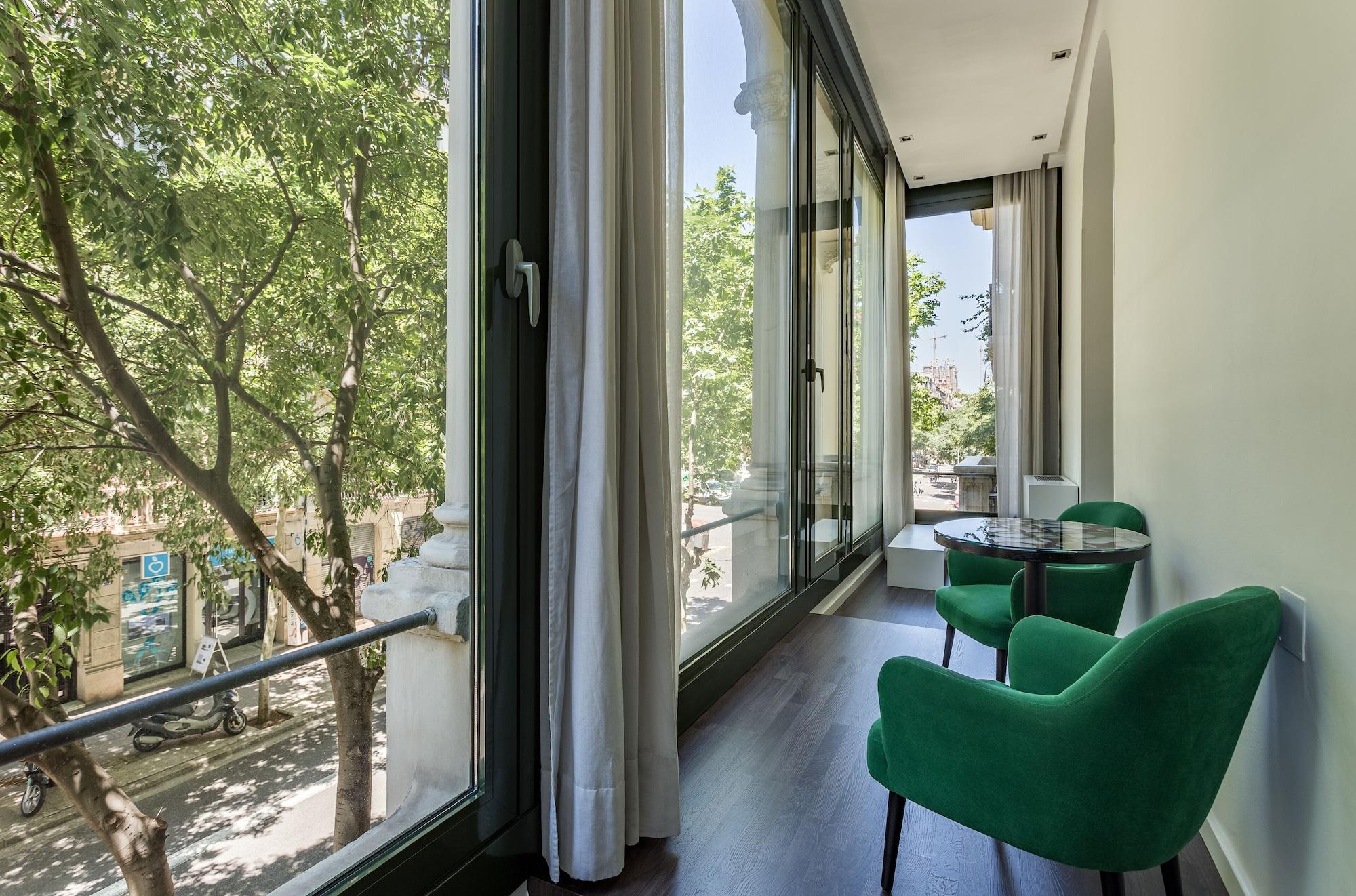 Mate Carla 4* Barcelona
