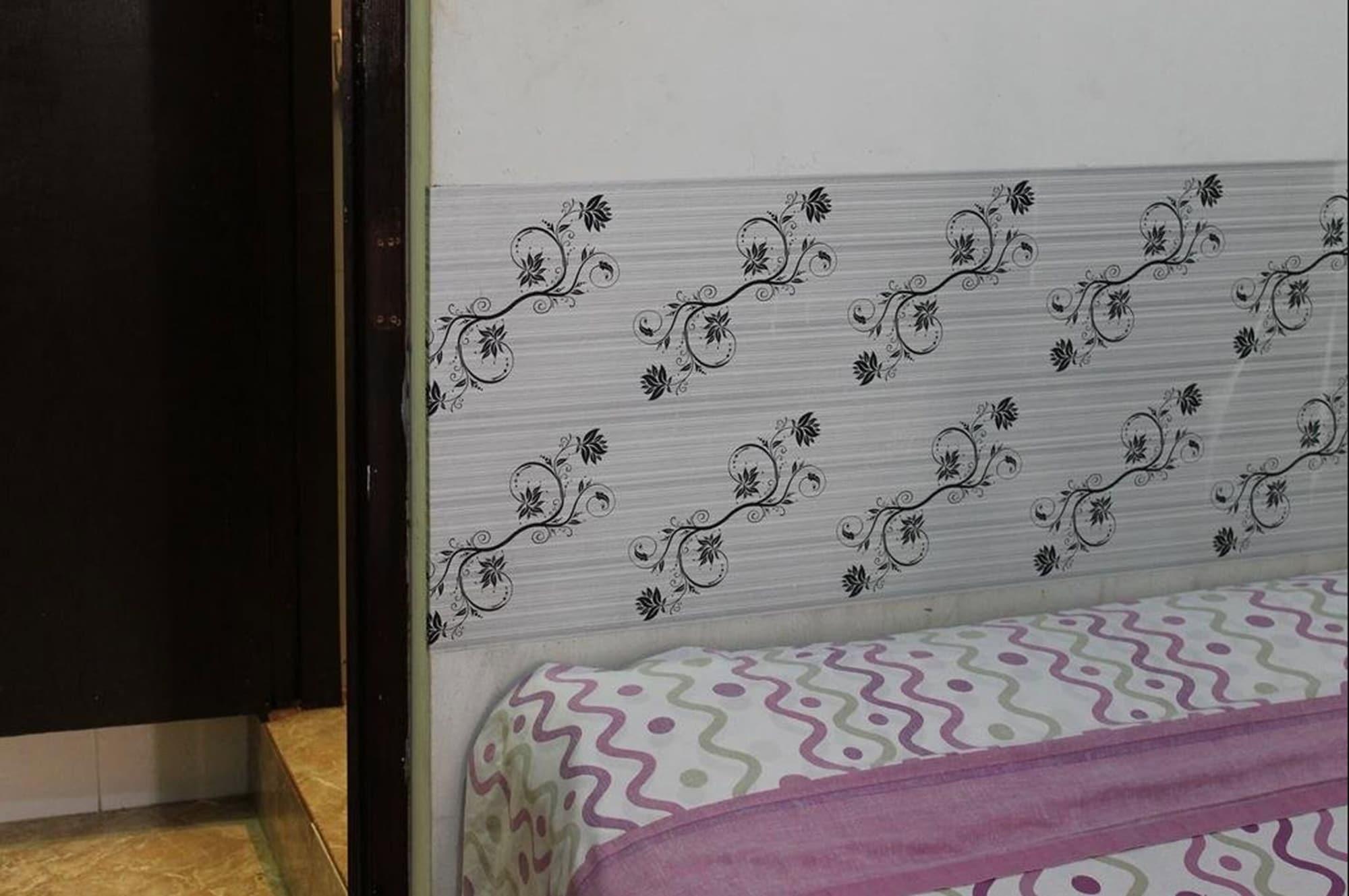 Hostel Station *