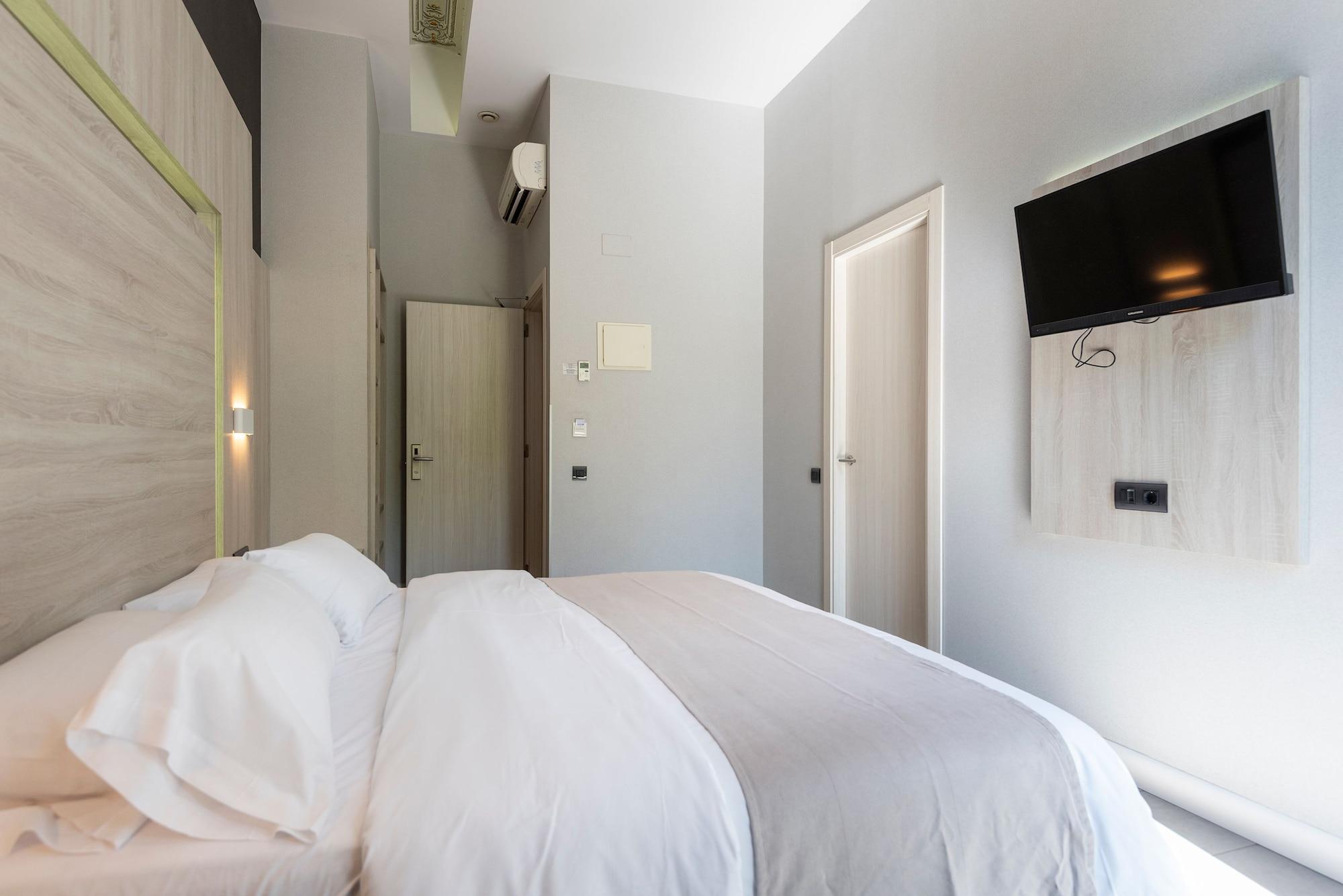Plaza Goya Guest house 2*