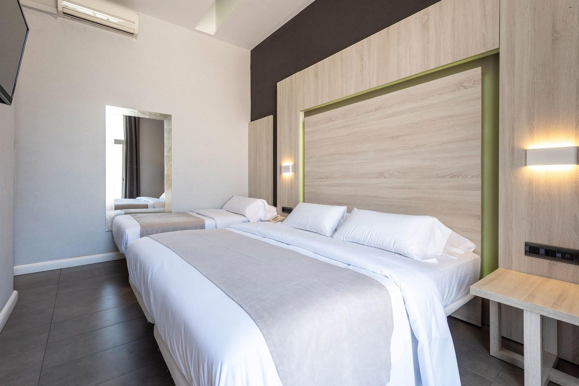 Plaza Goya Guest house 2*