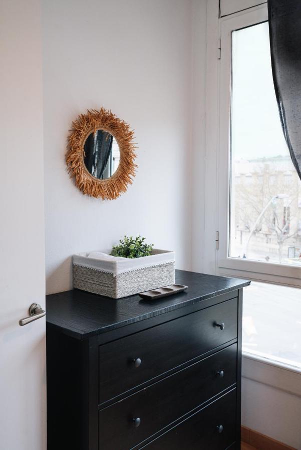 Sunny And Modern Ideal For Groups Apartamento