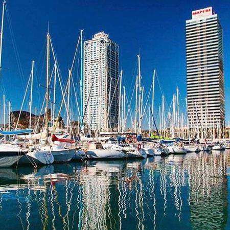 Hotel en barco Swan Barcelona
