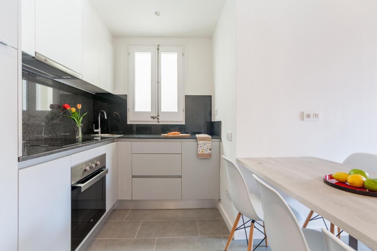 Aparteasy Apartment