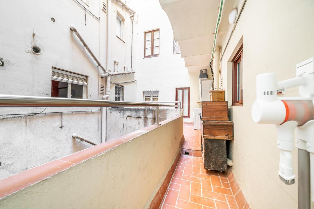 Apartamento Gran Via 732 *