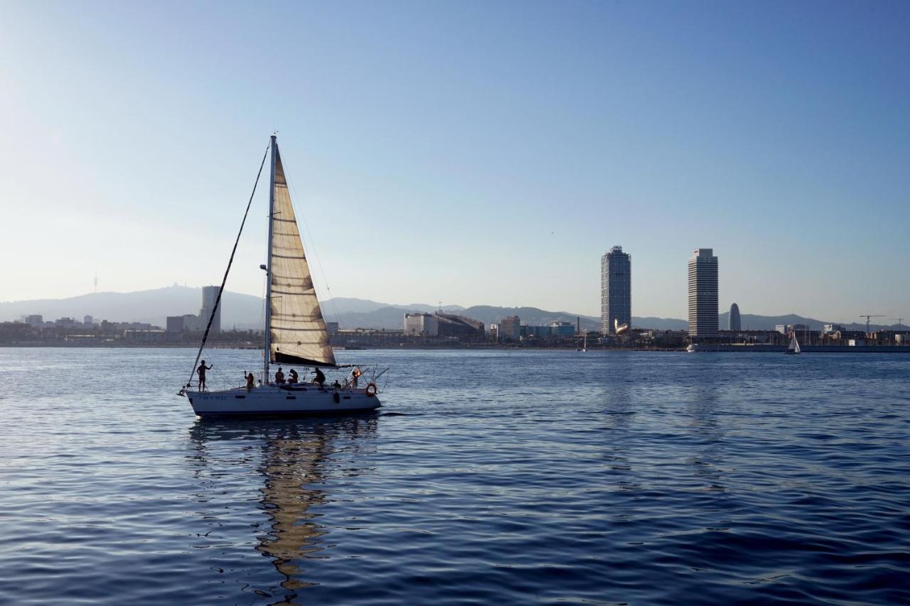 Velero En Port Forum Sail Boat Botel *