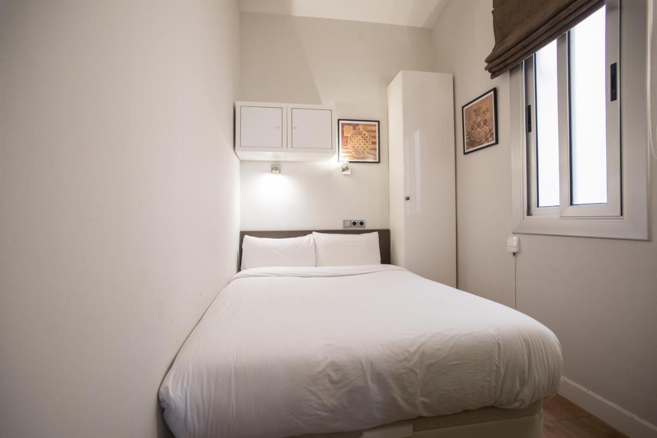 31ent1027 - Mediterranean Decorated * Barcelona