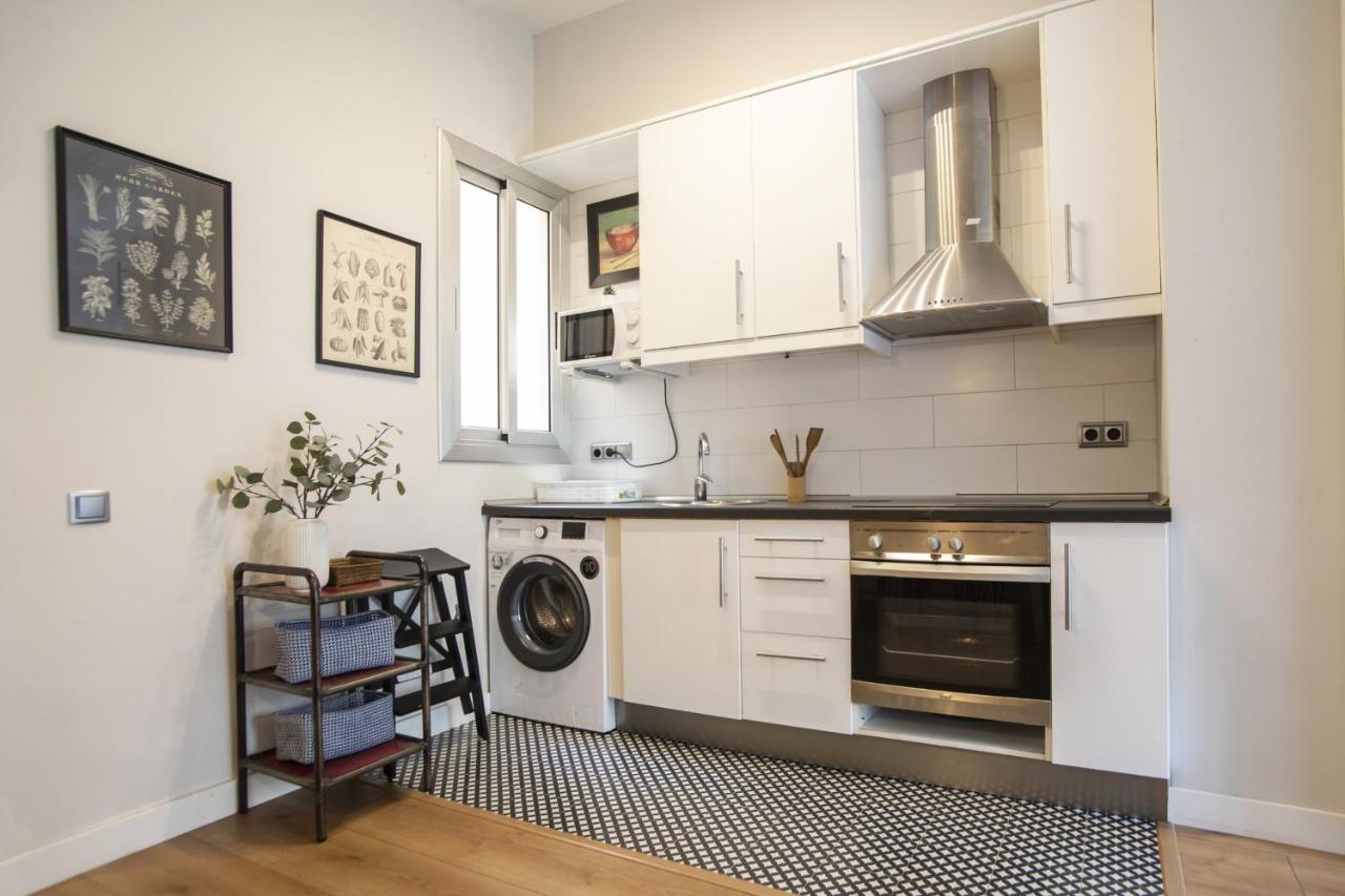 31ent1027 - Mediterranean Decorated * Barcelona