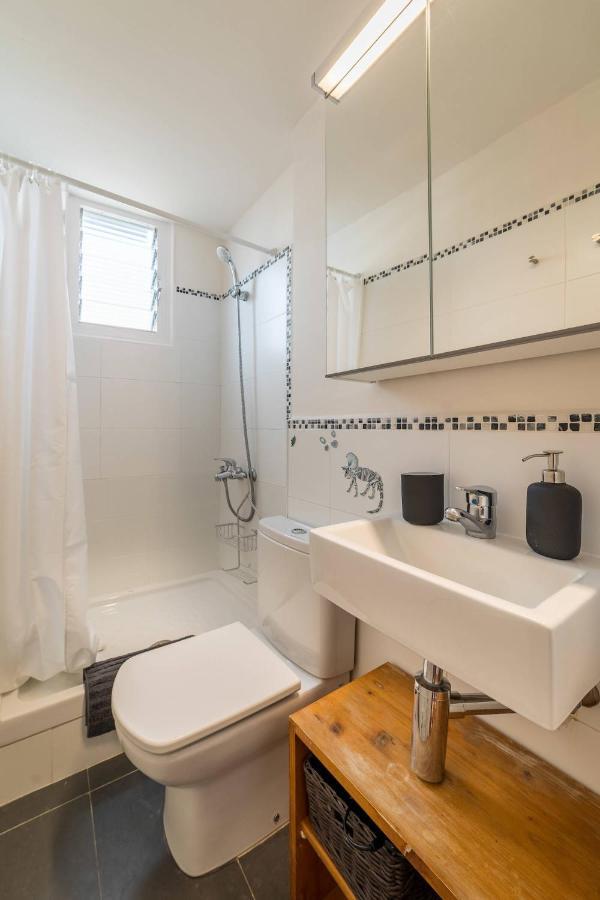 21per3 - Cozy In De Gracia