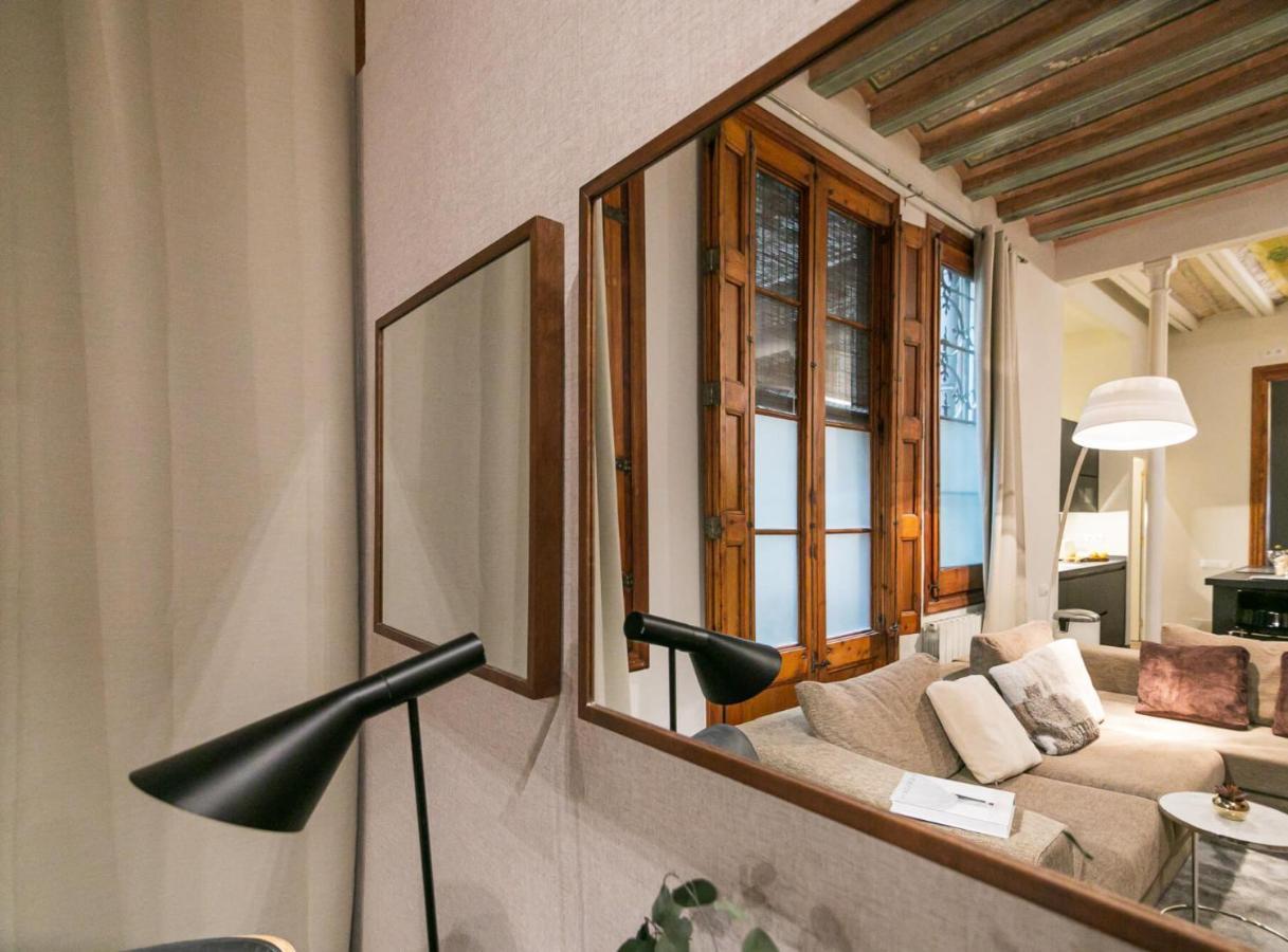 Avinyó- New Listing -spacious Loft In The Gothic Quarter! Apartamento