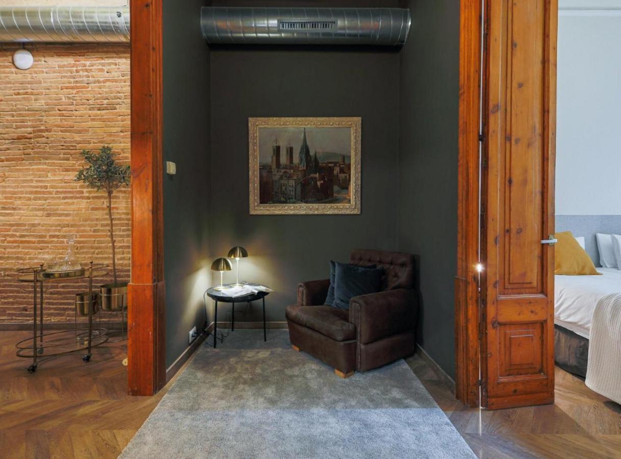 Avinyó- New Listing -spacious Loft In The Gothic Quarter! *